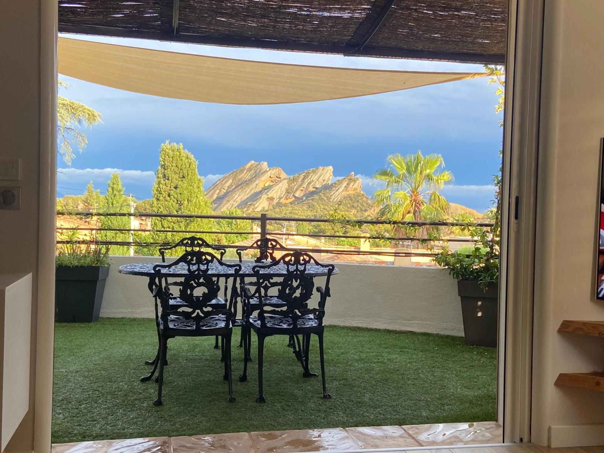 Sublime Avec Vue Et Jacuzzi Сasa de vacaciones *