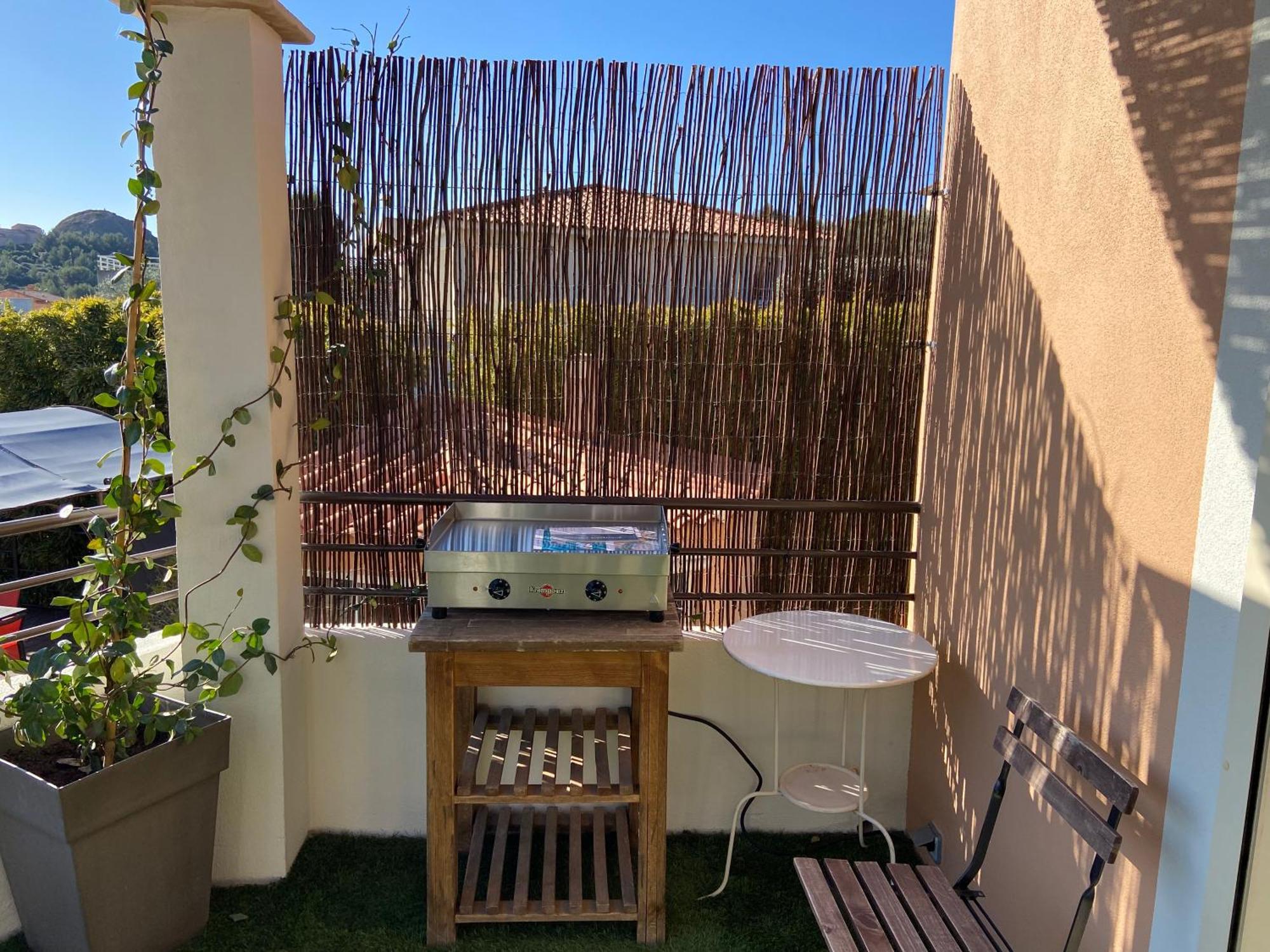 Sublime Avec Vue Et Jacuzzi Сasa de vacaciones *